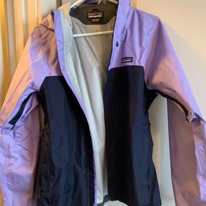 Two toned purple Patagonia rain jacket/coat!!